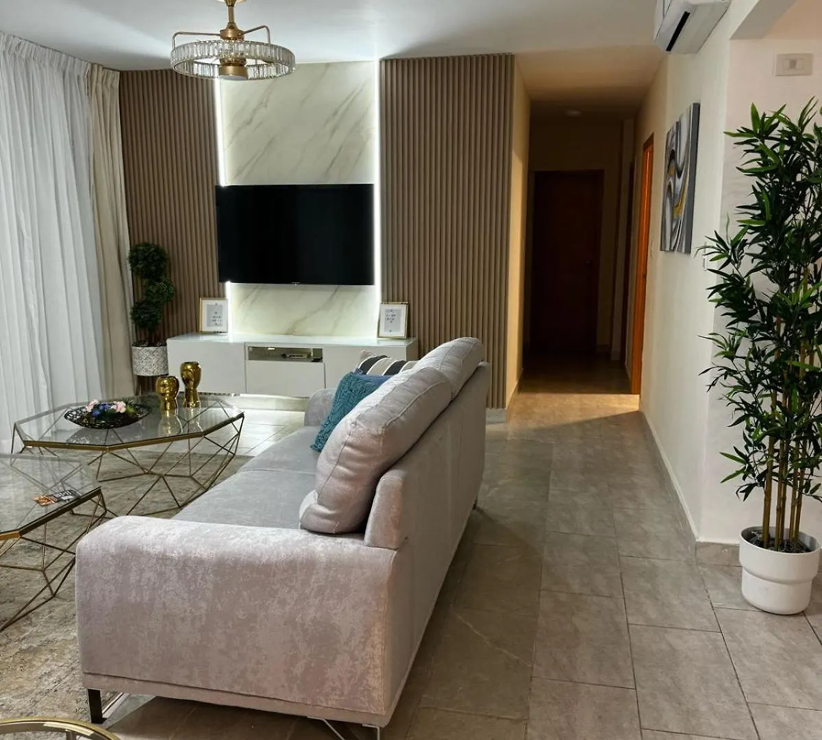 Modern Colonial Water View Lejlighed Calero